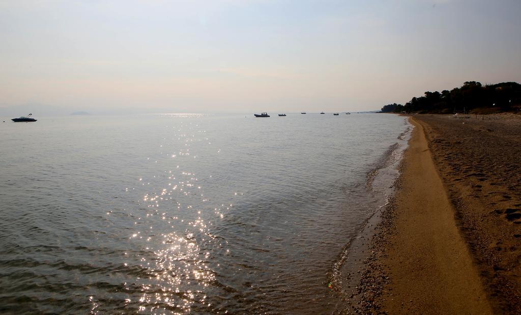 Beach Front Chanioti Polychrono Exterior foto