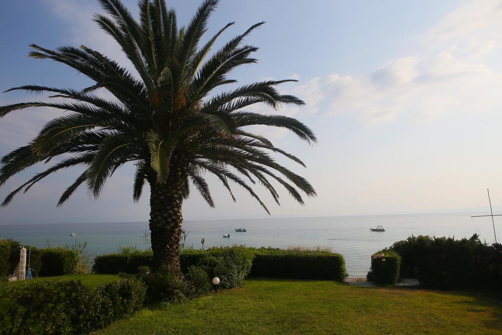 Beach Front Chanioti Polychrono Exterior foto