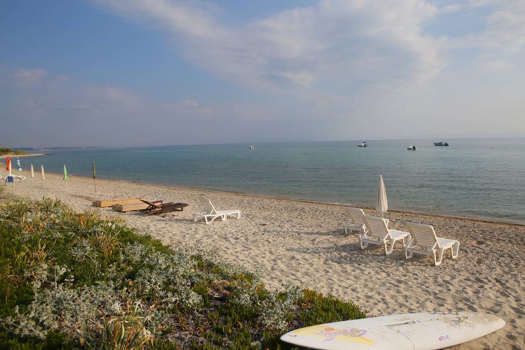 Beach Front Chanioti Polychrono Exterior foto