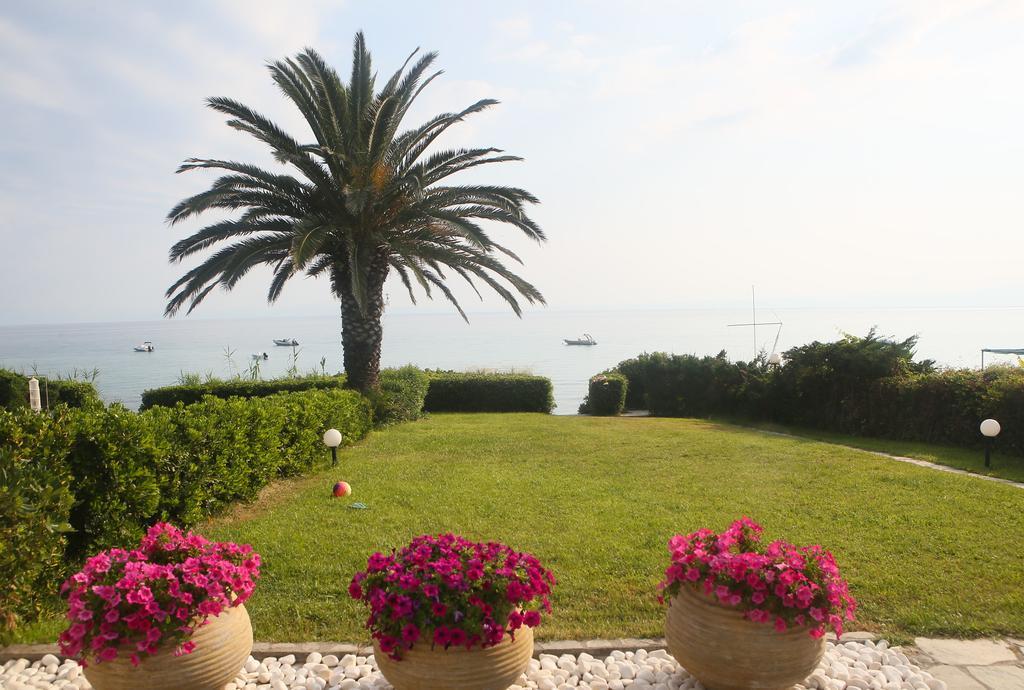 Beach Front Chanioti Polychrono Exterior foto